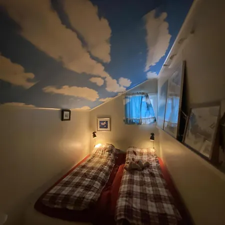 Spacious With Mountain Views *