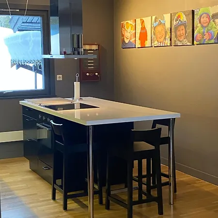 Spacious With Mountain Views