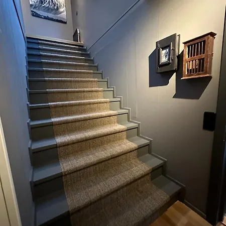 Spacious With Mountain Views *